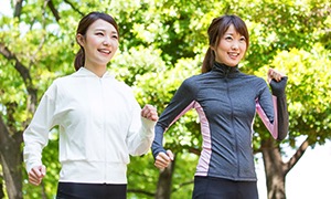 運動をする