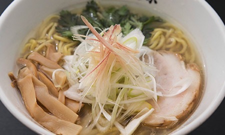 一匹の鯨 奥深い味わいの進化系ラーメン