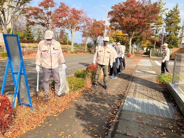 活動事例（事業所周辺のクリーンアップ活動）