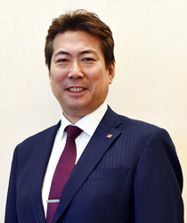 取締役社長　菅野　哲也